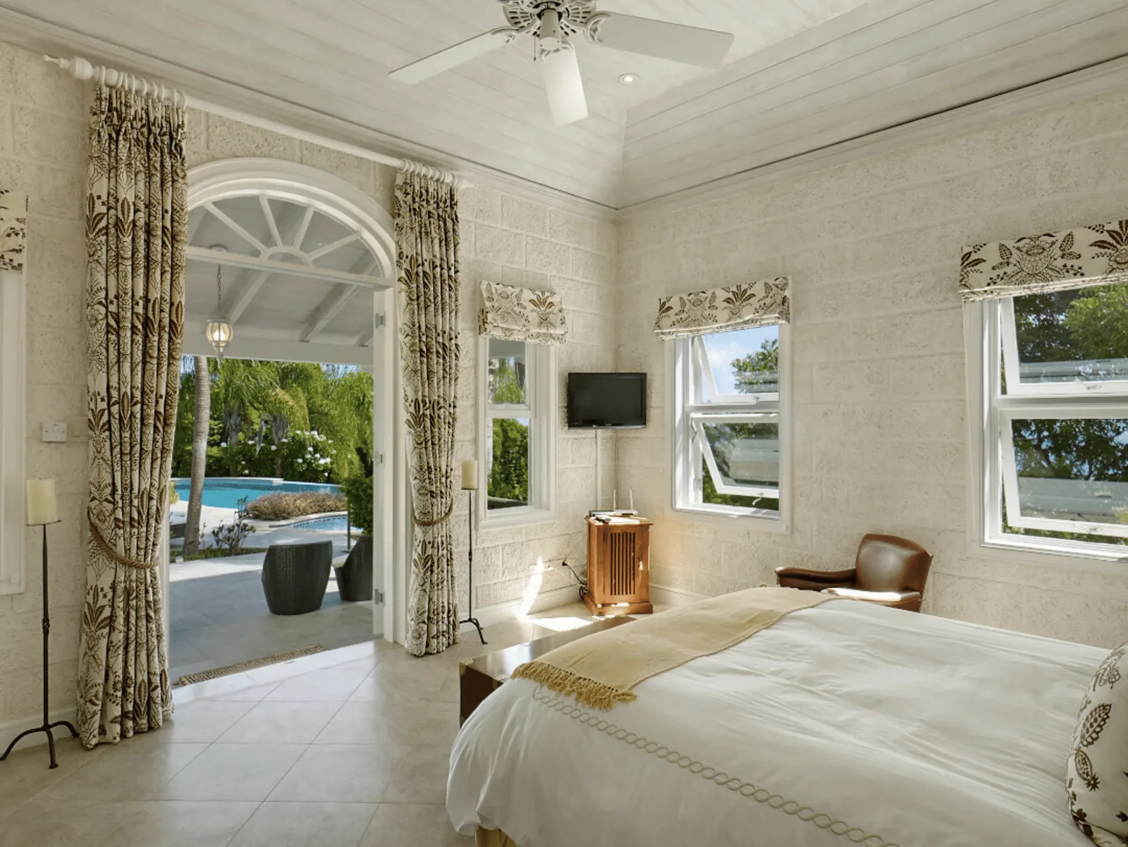 Tortuga Villa | Elegant Residence with a Sea View, 5-bedroom villa for rent in St James, Barbados - photograph 11