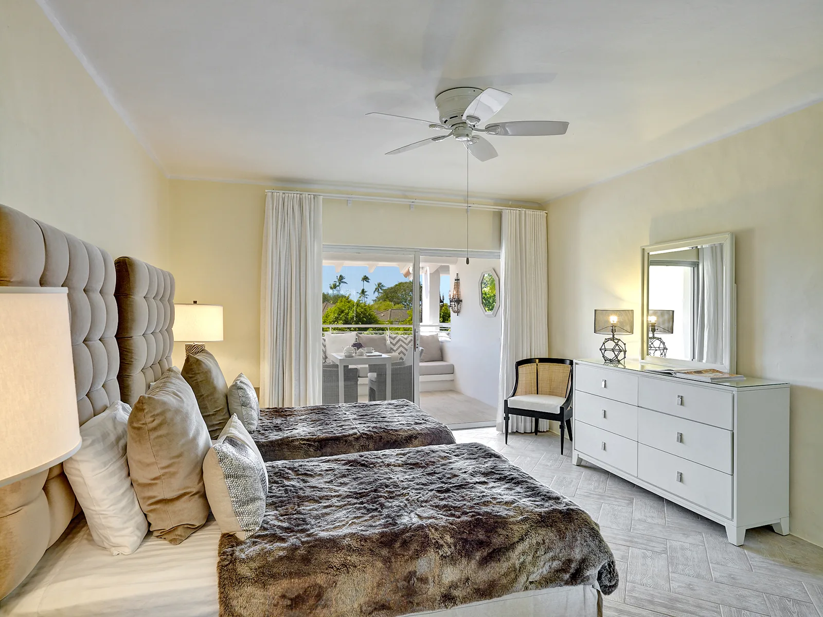 Golden Sunset - Glitter Bay 304, 3-bedroom apartment for rent in St James, Barbados - photograph 9