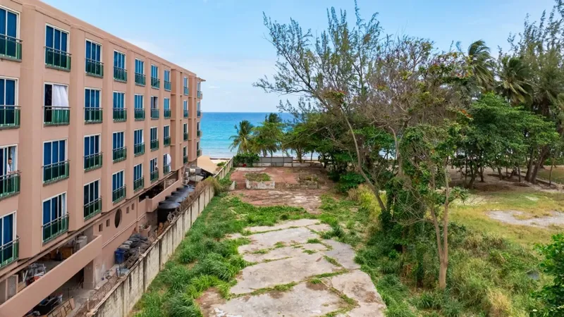 Accra Beachfront Land, photograph 4