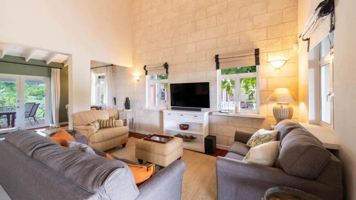 39 Blowers | Spacious Home with Cottage, 5-bedroom villa for sale in St James, Barbados - photograph 10