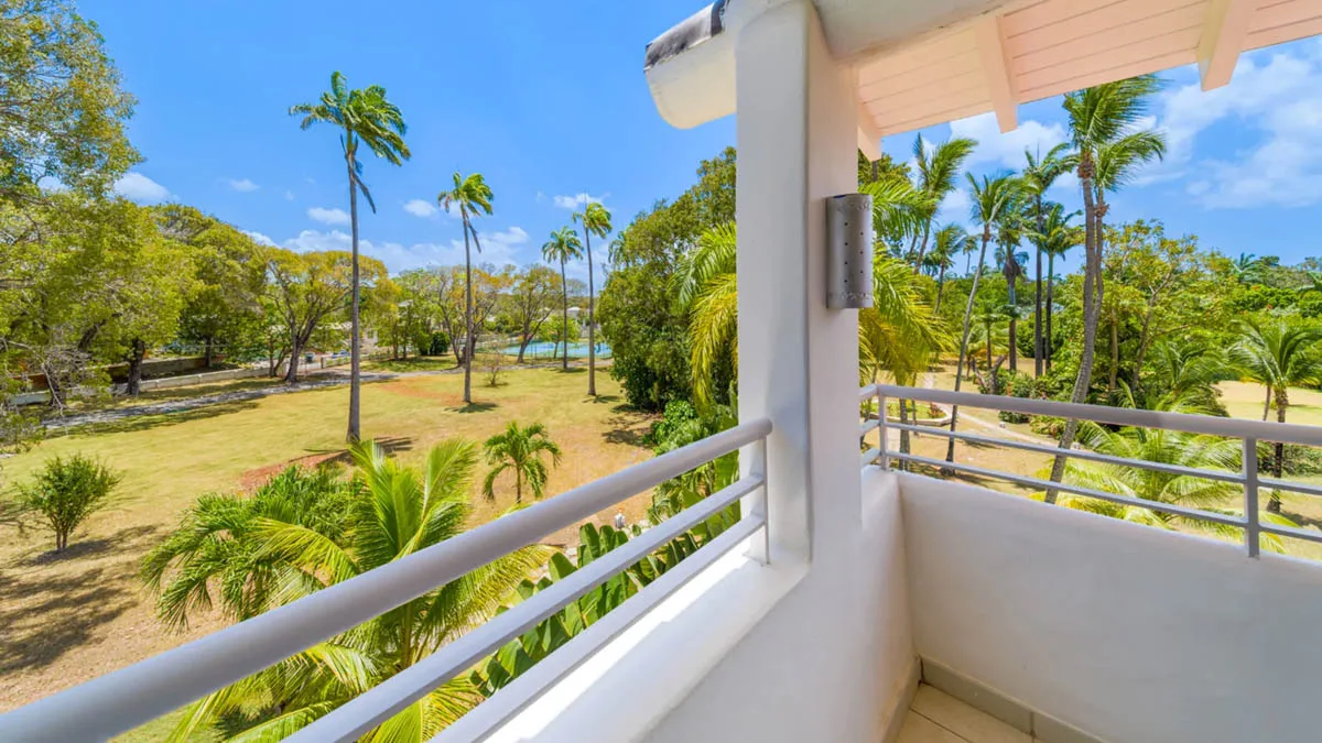Glitter Bay 414 | Charming Penthouse with Ocean View, 1-bedroom apartment for sale in St James, Barbados - photograph 4