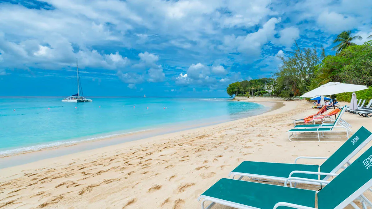Coral Cove 1 | Beachfront Luxury Apartment in Paynes Bay, 2-bedroom apartment for sale in St James, Barbados