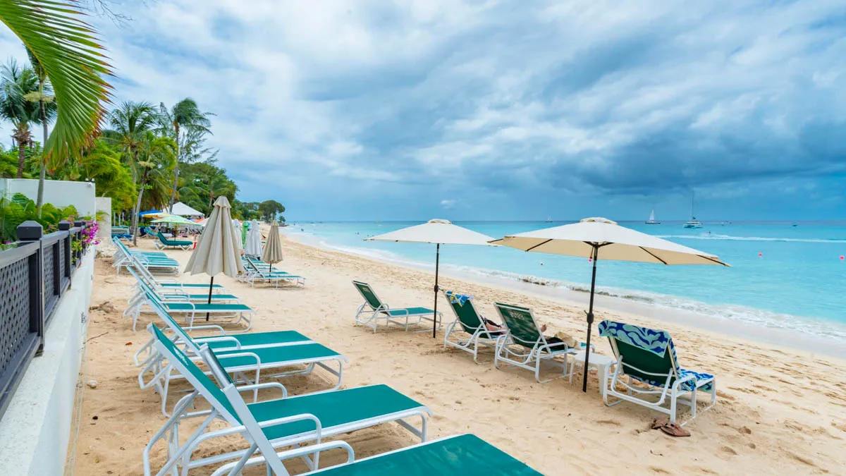 Coral Cove 1 | Beachfront Luxury Apartment in Paynes Bay, 2-bedroom apartment for sale in St James, Barbados - photograph 3