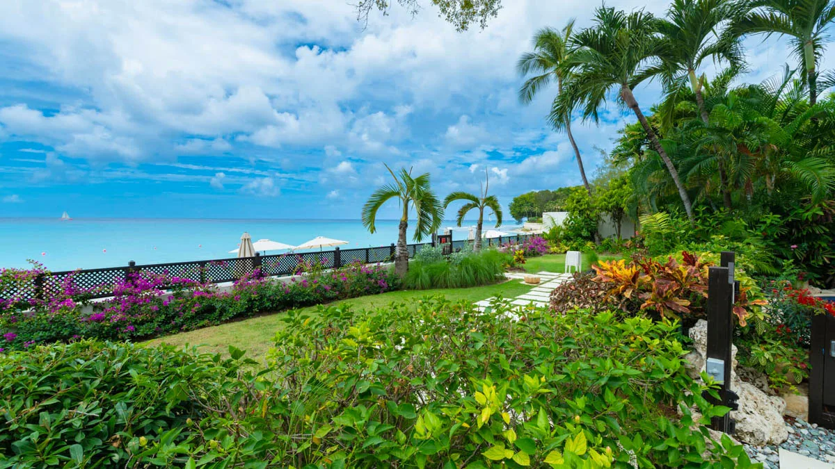 Coral Cove 1 | Beachfront Luxury Apartment in Paynes Bay, 2-bedroom apartment for sale in St James, Barbados - photograph 10