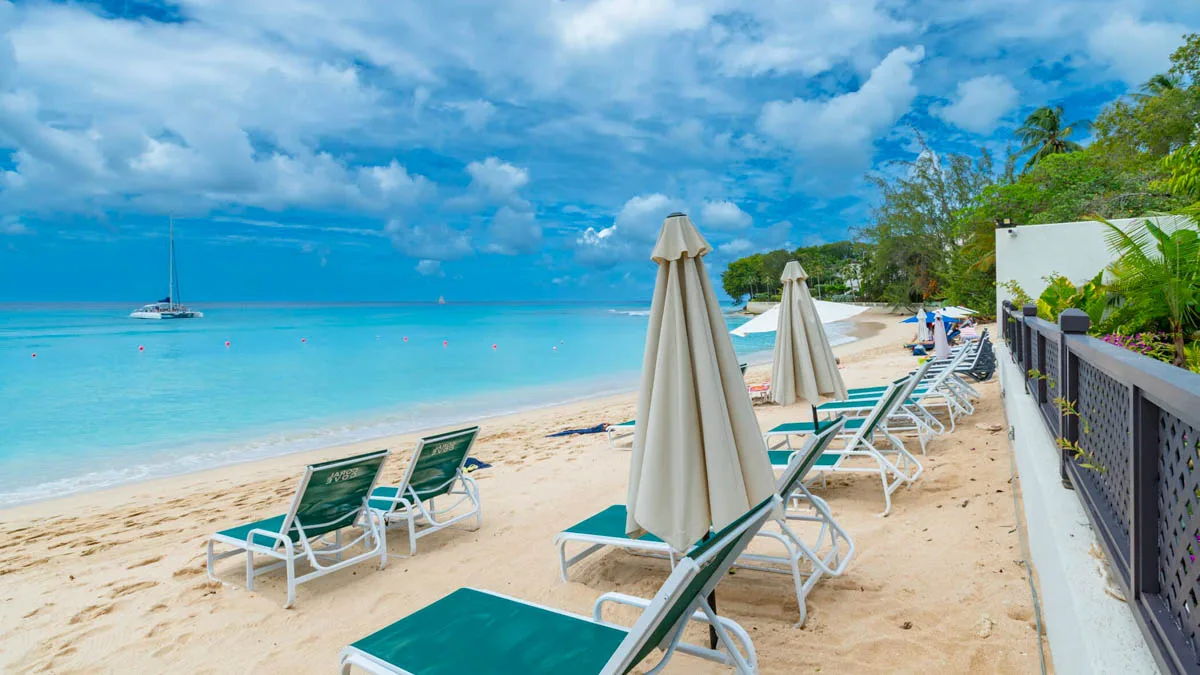 Coral Cove 1 | Beachfront Luxury Apartment in Paynes Bay, 2-bedroom apartment for sale in St James, Barbados - photograph 11