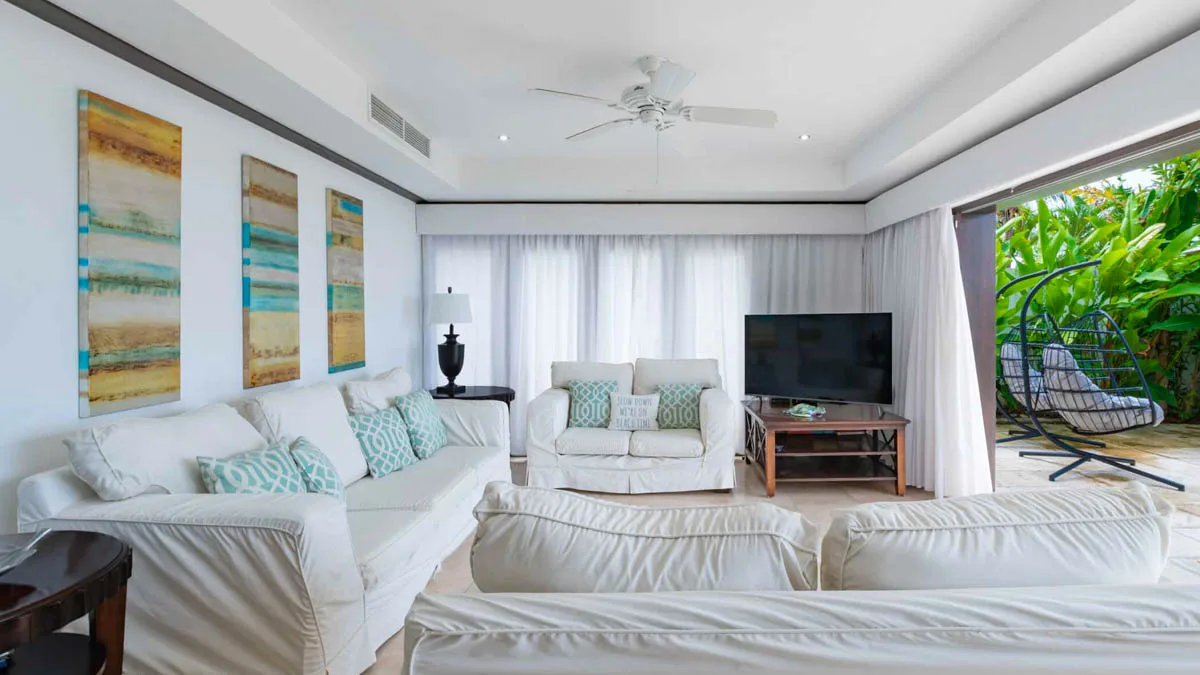 Coral Cove 1 | Beachfront Luxury Apartment in Paynes Bay, 2-bedroom apartment for sale in St James, Barbados - photograph 14