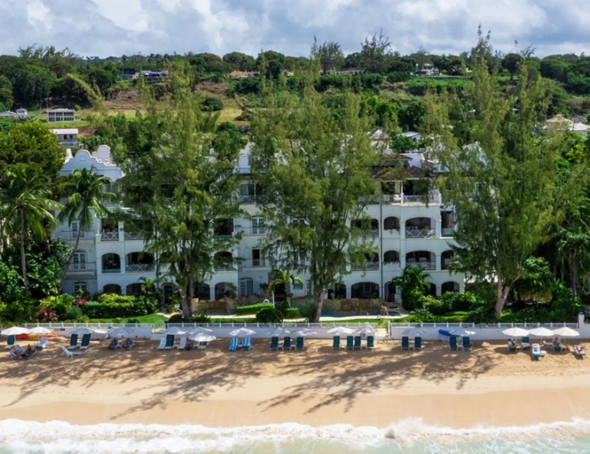 Hallidays, Old Trees - Paynes Bay Beach, 3-bedroom apartment for rent in St James, Barbados - photograph 12