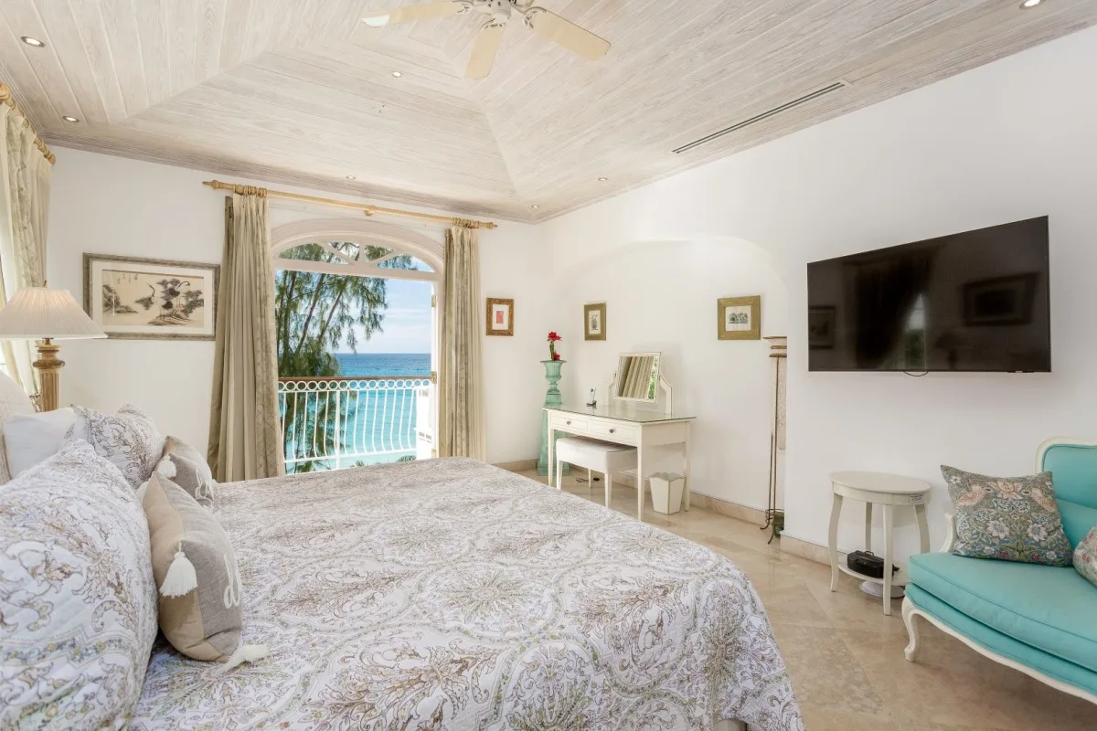 Hallidays, Old Trees - Paynes Bay Beach, 3-bedroom apartment for rent in St James, Barbados - photograph 15
