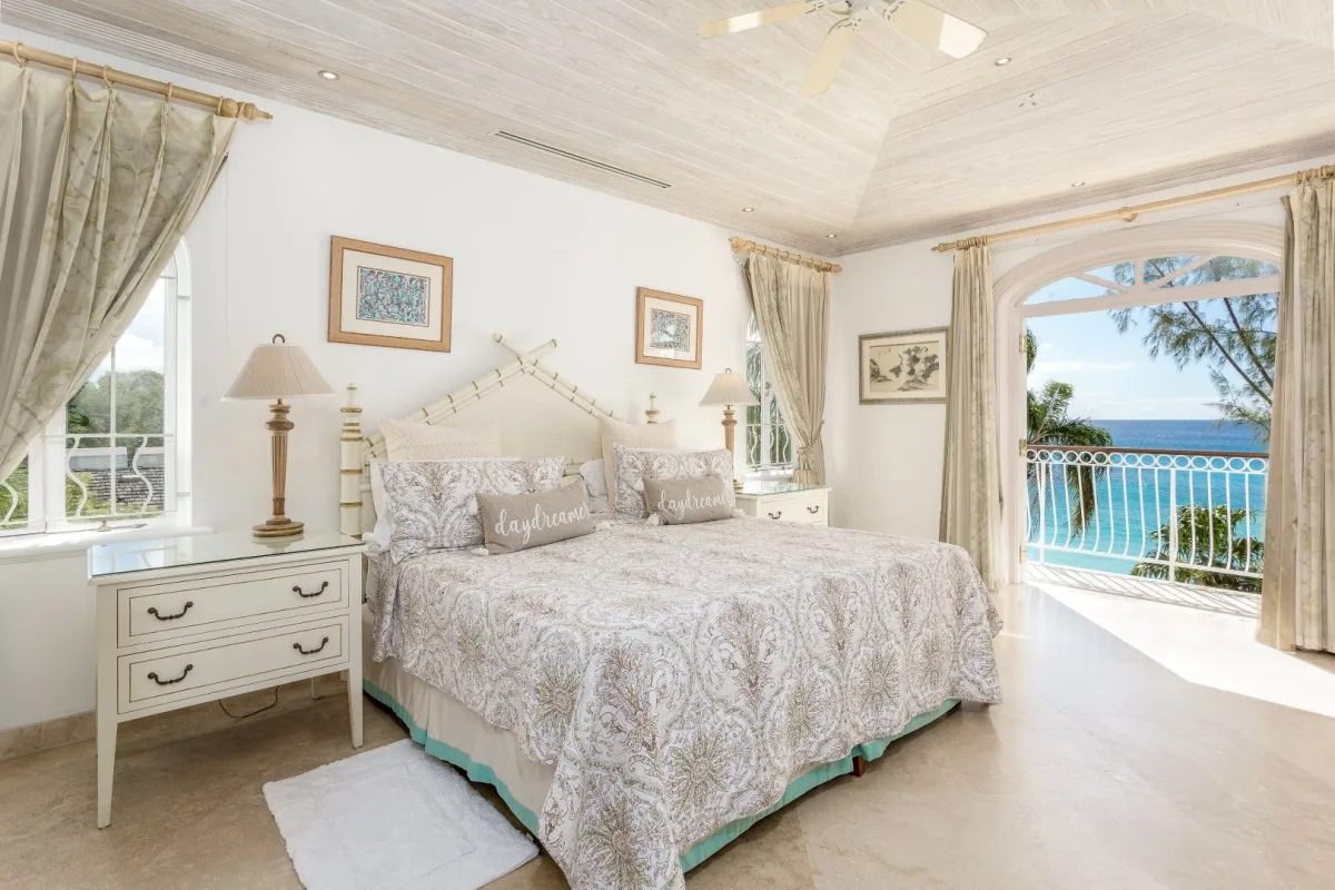 Hallidays, Old Trees - Paynes Bay Beach, 3-bedroom apartment for rent in St James, Barbados - photograph 16