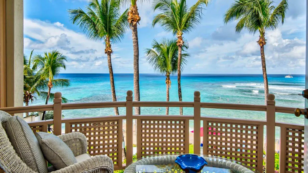 Reeds House Penthouse 11 | Luxury Beachfront Residence With A Rooftop Terrace, 3-bedroom apartment for sale in St James, Barbados - photograph 12