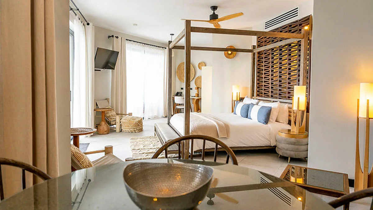 Ocean Suite K28 | Elevated Ocean Views, 1-bedroom villa for sale in St Mary, Antigua & Barbuda - suite with dining table