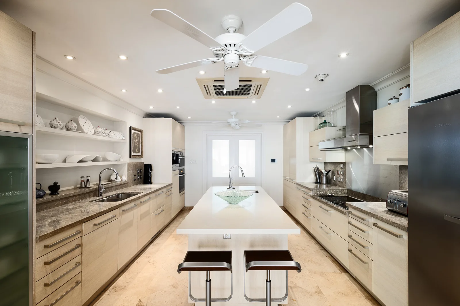 Penthouse 501 - Sandy Cove, 4-bedroom apartment for rent in St James, Barbados - photograph 7