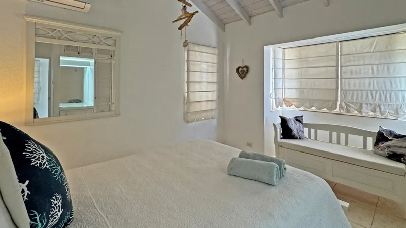 Mango Court 2, photograph 8