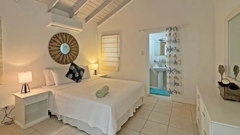 Mango Court 2, photograph 6