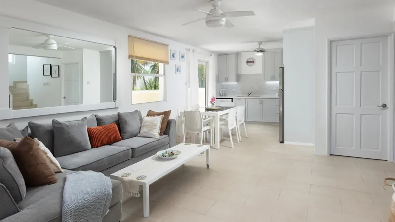 Mango Court 3, photograph 7