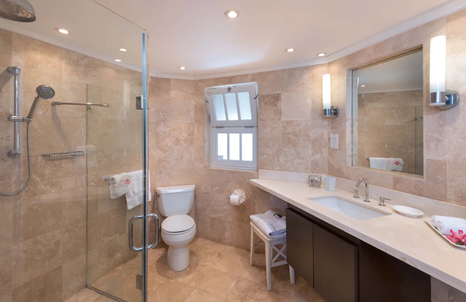 Reeds House Penthouse No. 14, 3-bedroom apartment for rent in St James, Barbados - photograph 9