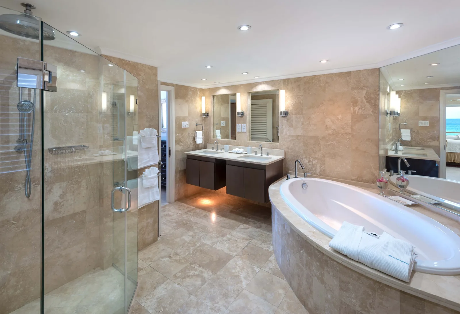 Reeds House Penthouse No. 14, 3-bedroom apartment for rent in St James, Barbados - photograph 10