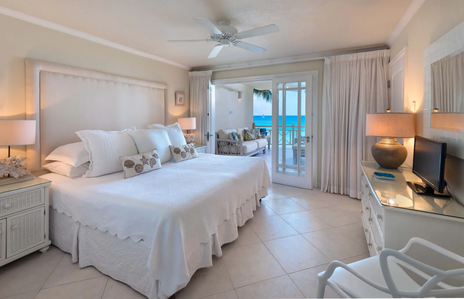 Reeds House Penthouse No. 14, 3-bedroom apartment for rent in St James, Barbados - photograph 11