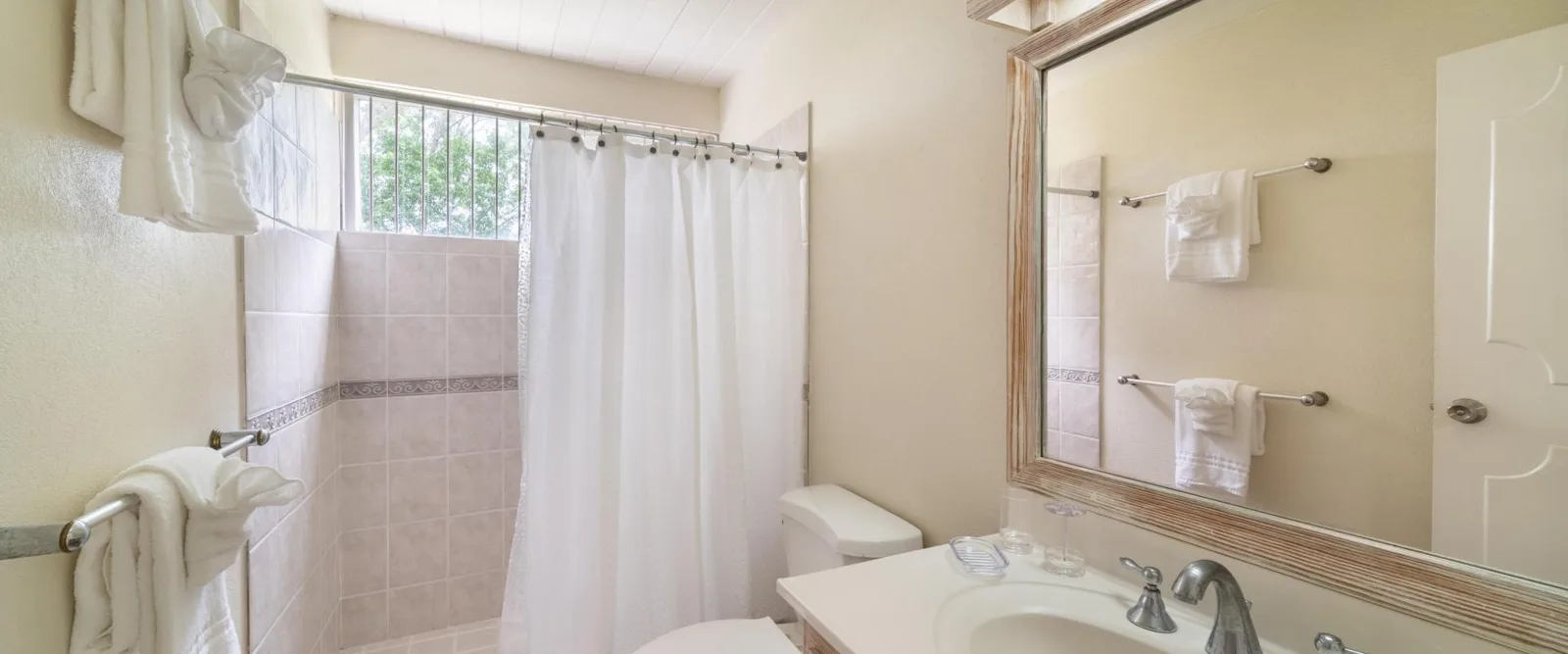 Sandy Lane Estate | 149 Salters Road Villa - Exquisite Vacation Experience, 4-bedroom villa for rent in St James, Barbados - photograph 11