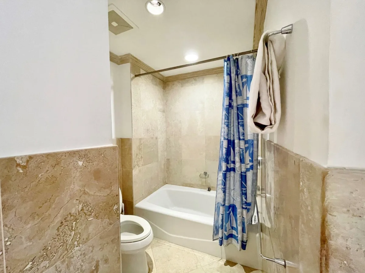 Villas on the Beach 403 - Holetown, 3-bedroom villa for rent in St James, Barbados - photograph 4