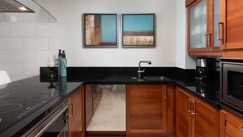 Waterside 205, photograph 7