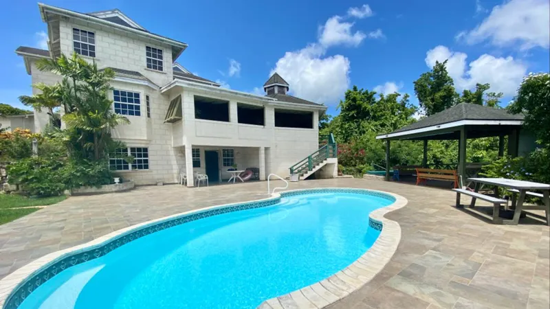 Grand View Cliffs 61 | Elevated Family Estate in The Mount Residential Enclave