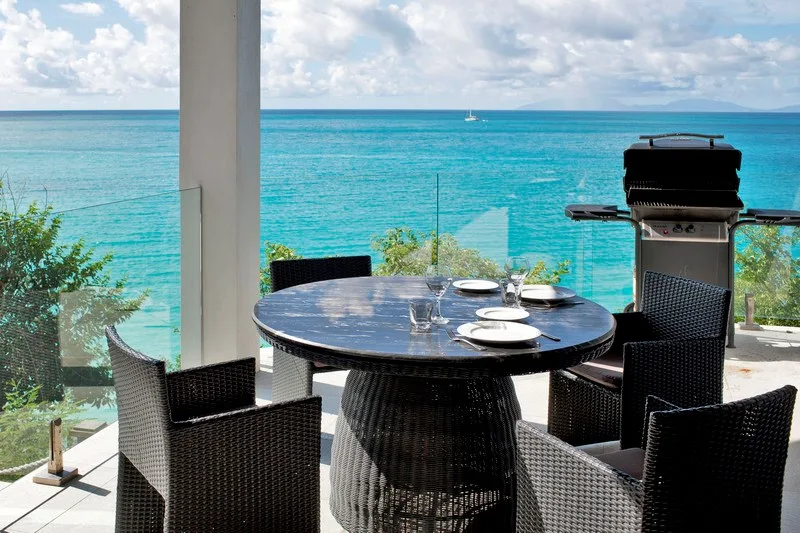Beachfront Villa Oceans, 2-bedroom villa for rent in St Mary, Antigua & Barbuda - photograph 2