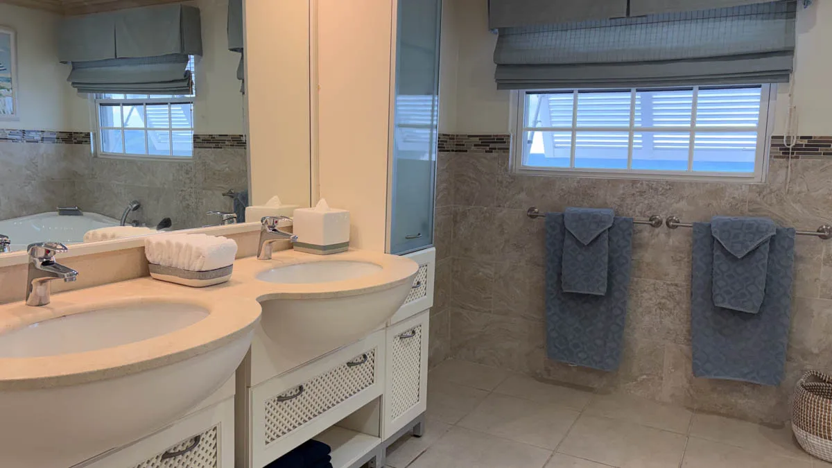 Mistle Cove Penthouse | An Elegant Beachfront Residence, 3-bedroom apartment for sale in Christ Church, Barbados - photograph 11
