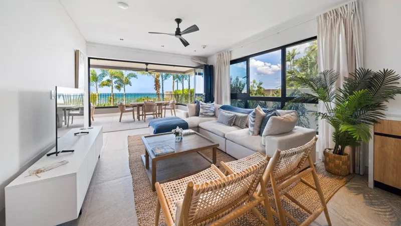 West Coast Luxury Beachfront Apartment, photograph 6