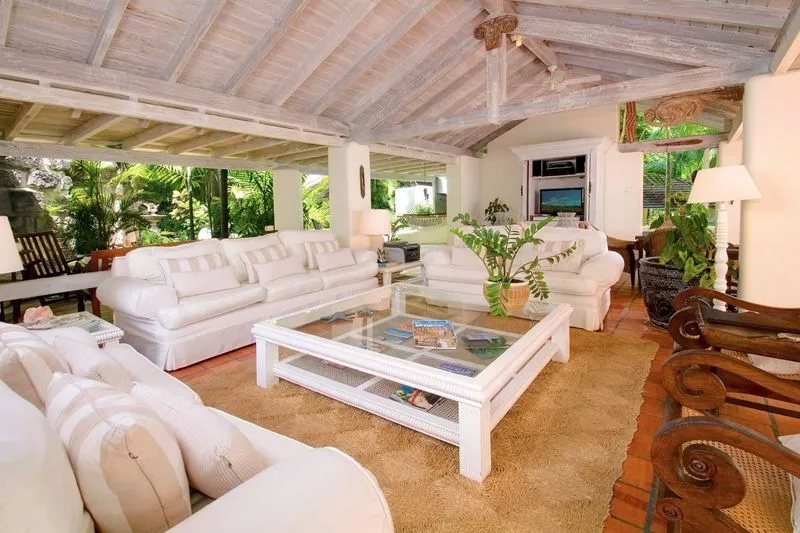 Sandy Lane, Landmark House, photograph 4