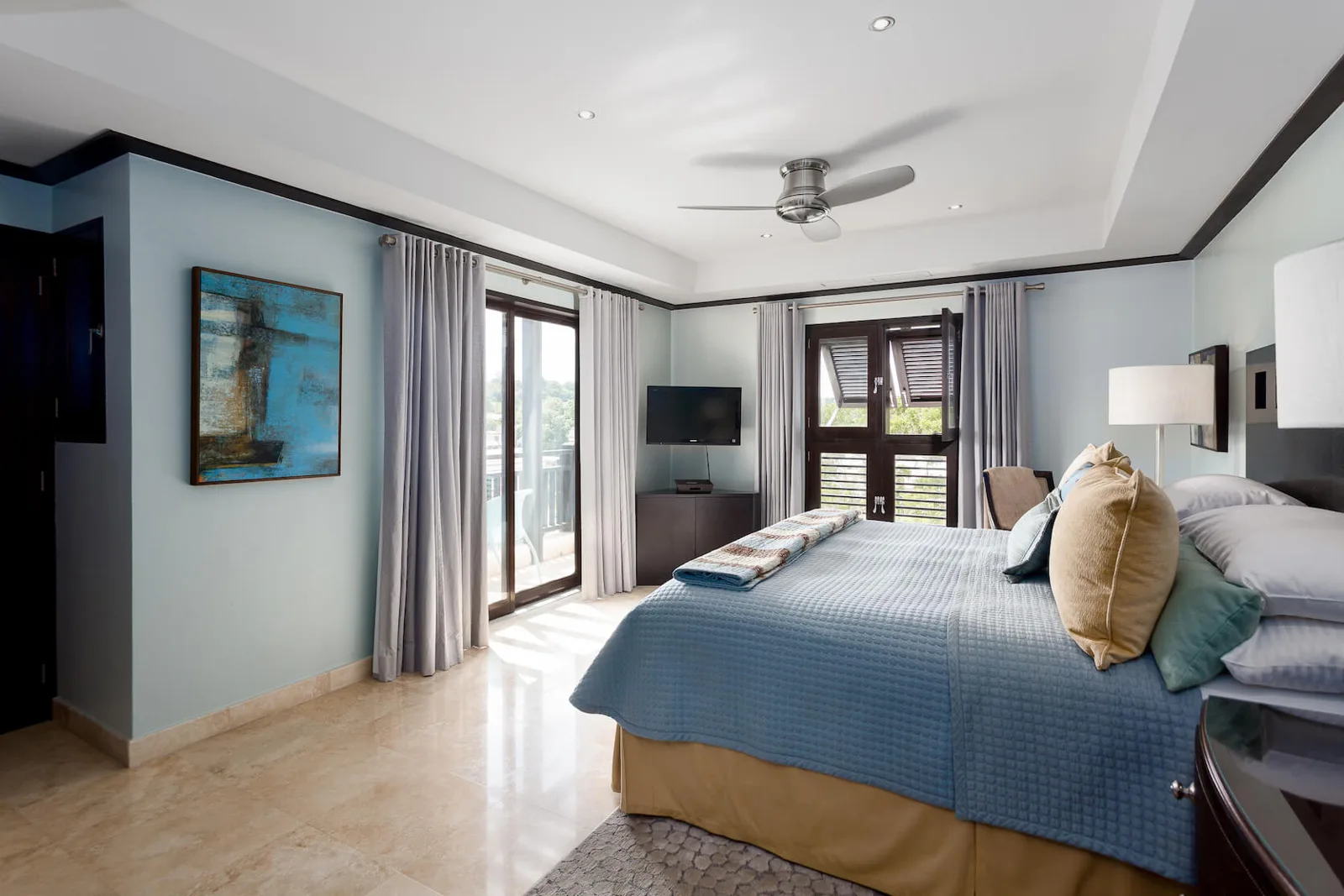 Crowsnest - Coral Cove Penthouse No.14, 3-bedroom apartment for rent in St James, Barbados - photograph 2