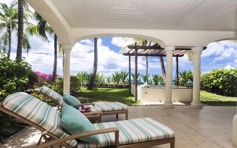 Beachfront Apartment at Resort and Spa, photograph 2