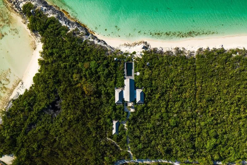 Ultra-Luxury Beachfront Villa, 5-bedroom villa for sale in Parrot Cay, Turks & Caicos - photograph 4