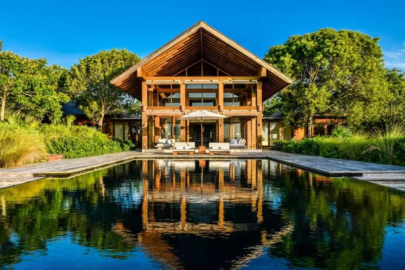 Ultra-Luxury Beachfront Villa, 5-bedroom villa for sale in Parrot Cay, Turks & Caicos - photograph 2