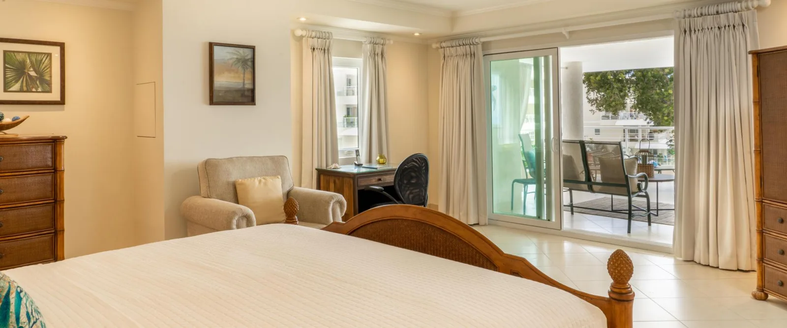 Palm Beach 410 - Hastings, 2-bedroom apartment for rent in Christ Church, Barbados - photograph 12