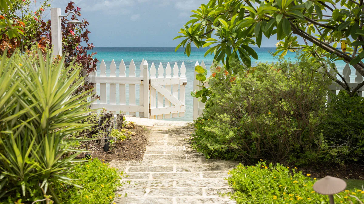 Hibiscus Villa & Cottage | Exceptional Beachfront Homes, 6-bedroom villa for sale in St James, Barbados - photograph 6