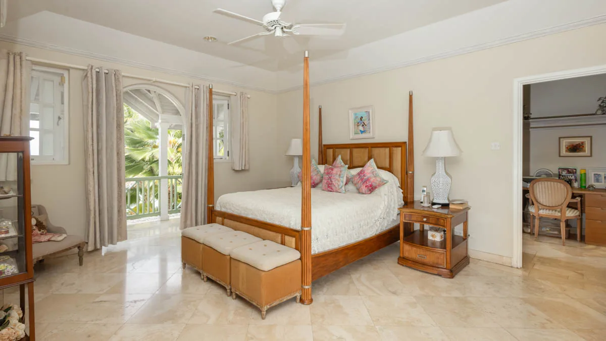 Hibiscus Villa & Cottage | Exceptional Beachfront Homes, 6-bedroom villa for sale in St James, Barbados - photograph 13