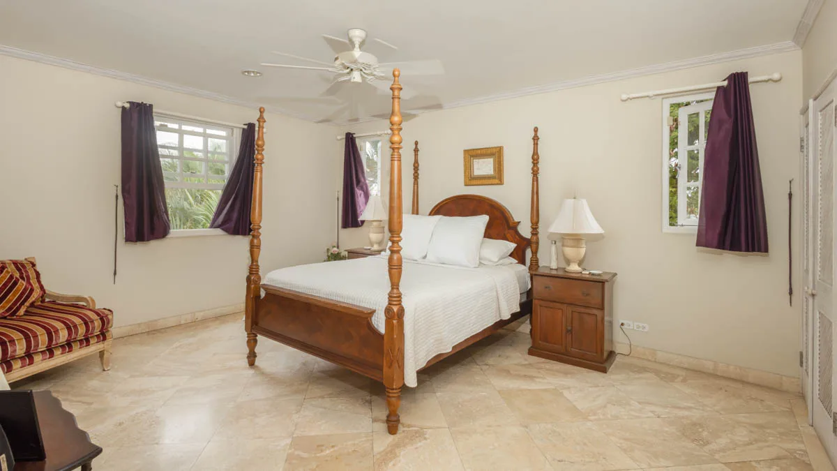 Hibiscus Villa & Cottage | Exceptional Beachfront Homes, 6-bedroom villa for sale in St James, Barbados - photograph 16