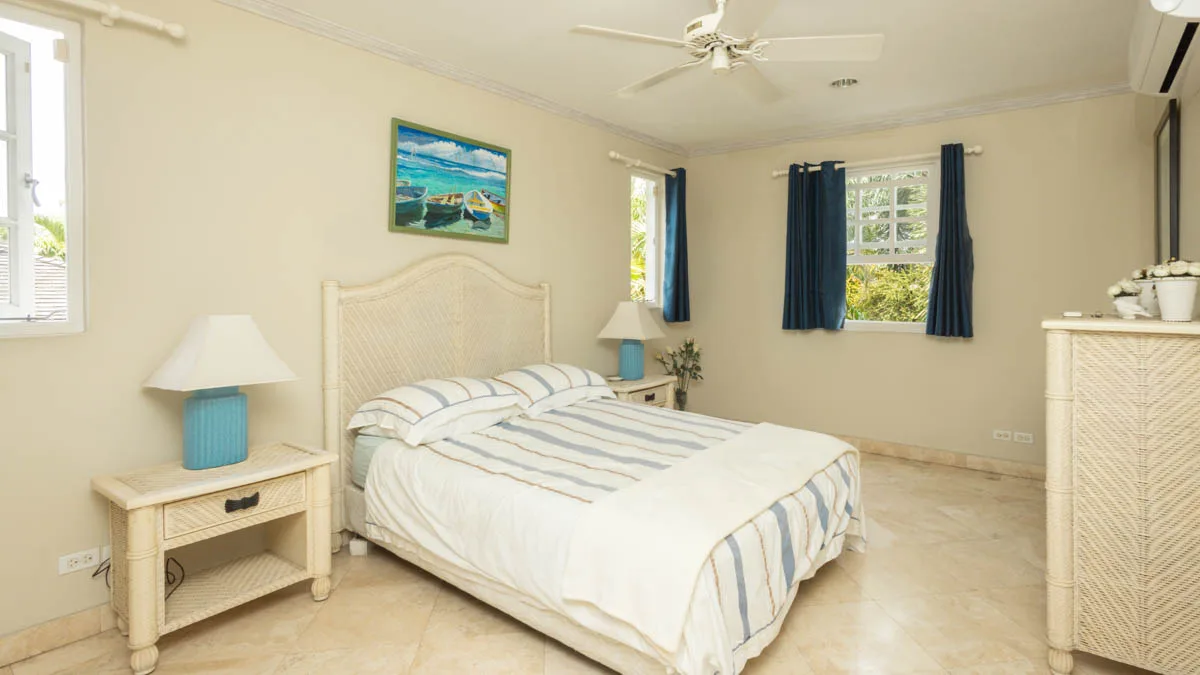 Hibiscus Villa & Cottage | Exceptional Beachfront Homes, 6-bedroom villa for sale in St James, Barbados - photograph 17