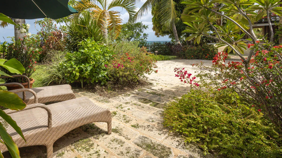 Hibiscus Villa & Cottage | Exceptional Beachfront Homes, 6-bedroom villa for sale in St James, Barbados - photograph 21