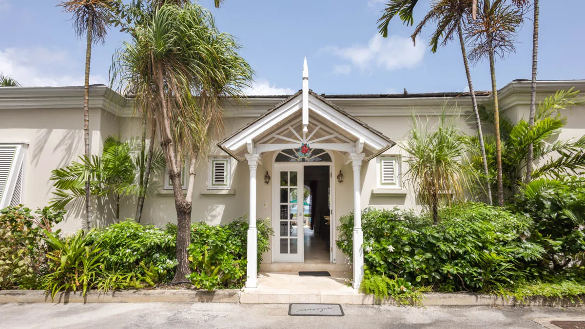 Hibiscus Villa & Cottage | Exceptional Beachfront Homes, 6-bedroom villa for sale in St James, Barbados - photograph 23