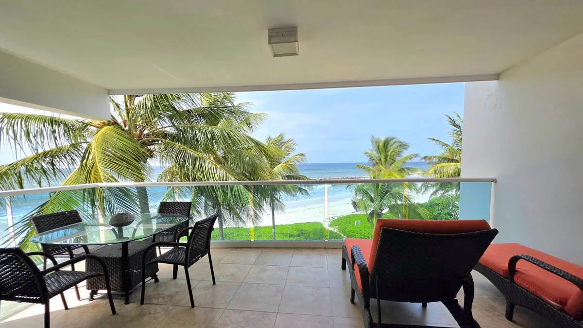 Ocean One 304 | Luxury Beachfront Apartment for Long-Term Rental on Maxwell Beach, 2-bedroom apartment for rent in Christ Church, Barbados - photograph 5