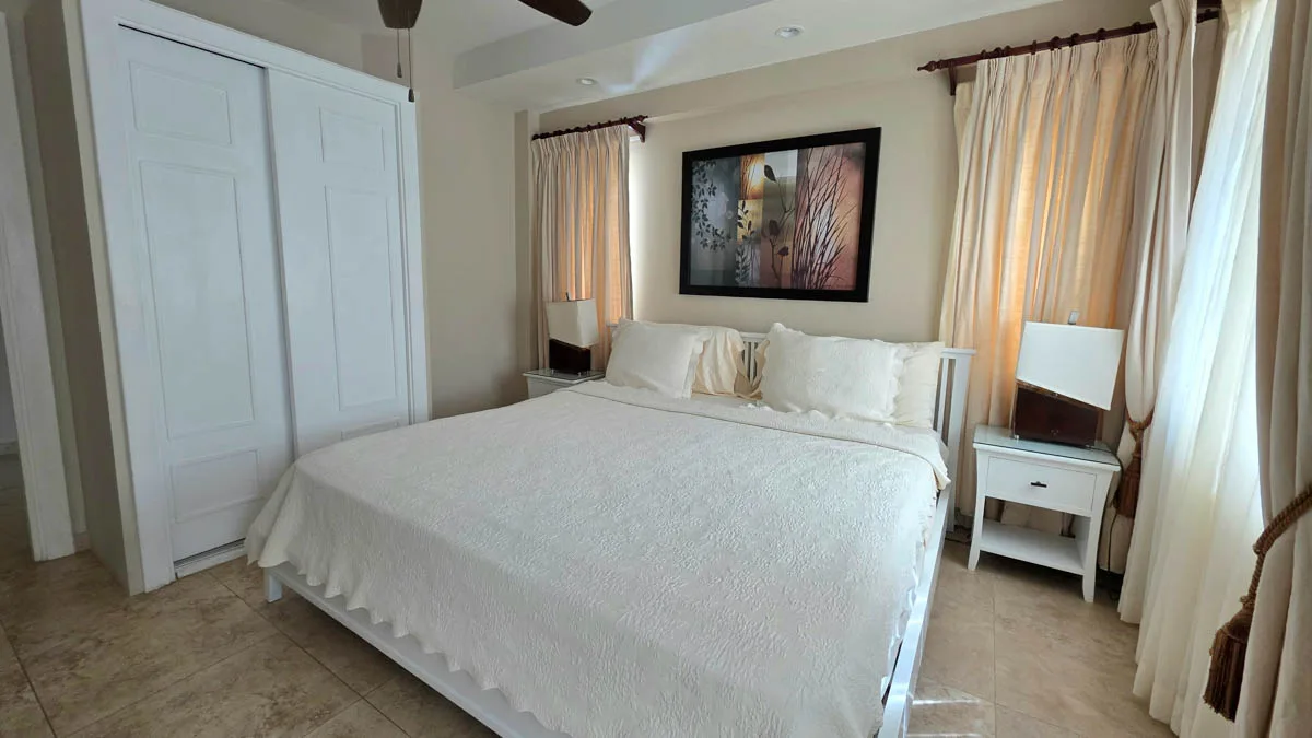 Ocean One 304 | Luxury Beachfront Apartment for Long-Term Rental on Maxwell Beach, 2-bedroom apartment for rent in Christ Church, Barbados - photograph 15