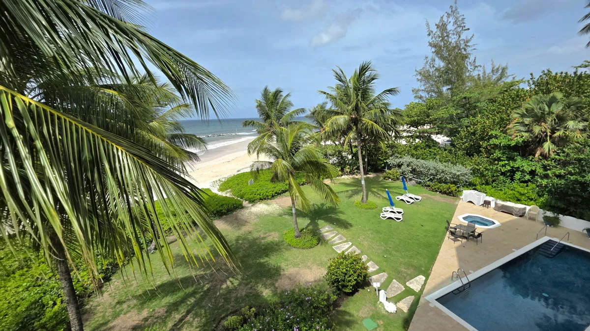 Ocean One 304 | Luxury Beachfront Apartment for Long-Term Rental on Maxwell Beach, 2-bedroom apartment for rent in Christ Church, Barbados - photograph 23