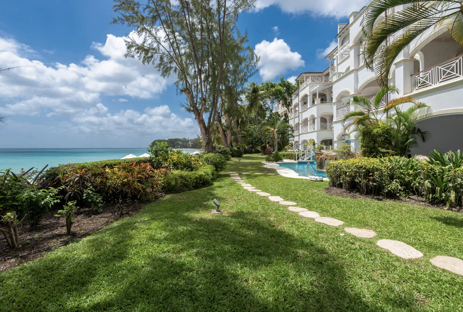 One Old Trees - Paynes Bay Beach, 3-bedroom apartment for rent in St James, Barbados - photograph 2