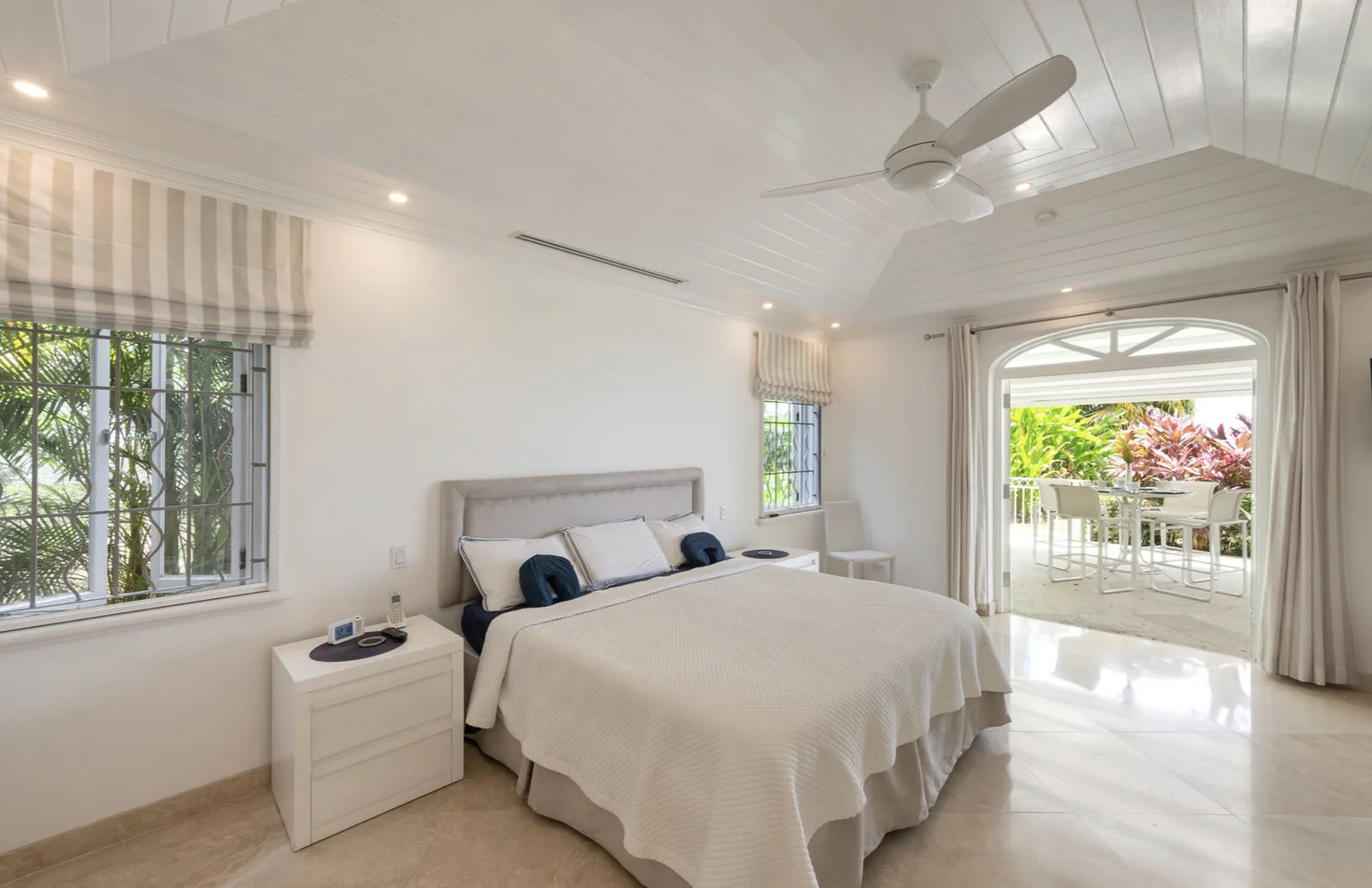 One Old Trees - Paynes Bay Beach, 3-bedroom apartment for rent in St James, Barbados - photograph 9