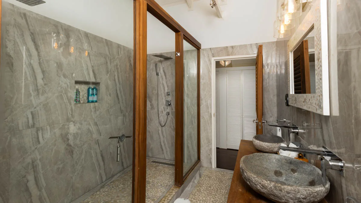 Dragonfly Villa | Tropical Balinese-Style Retreat, 3-bedroom villa for rent in St James, Barbados - photograph 16