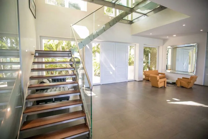 Ultra Luxury Beachfront Estate, photograph 5