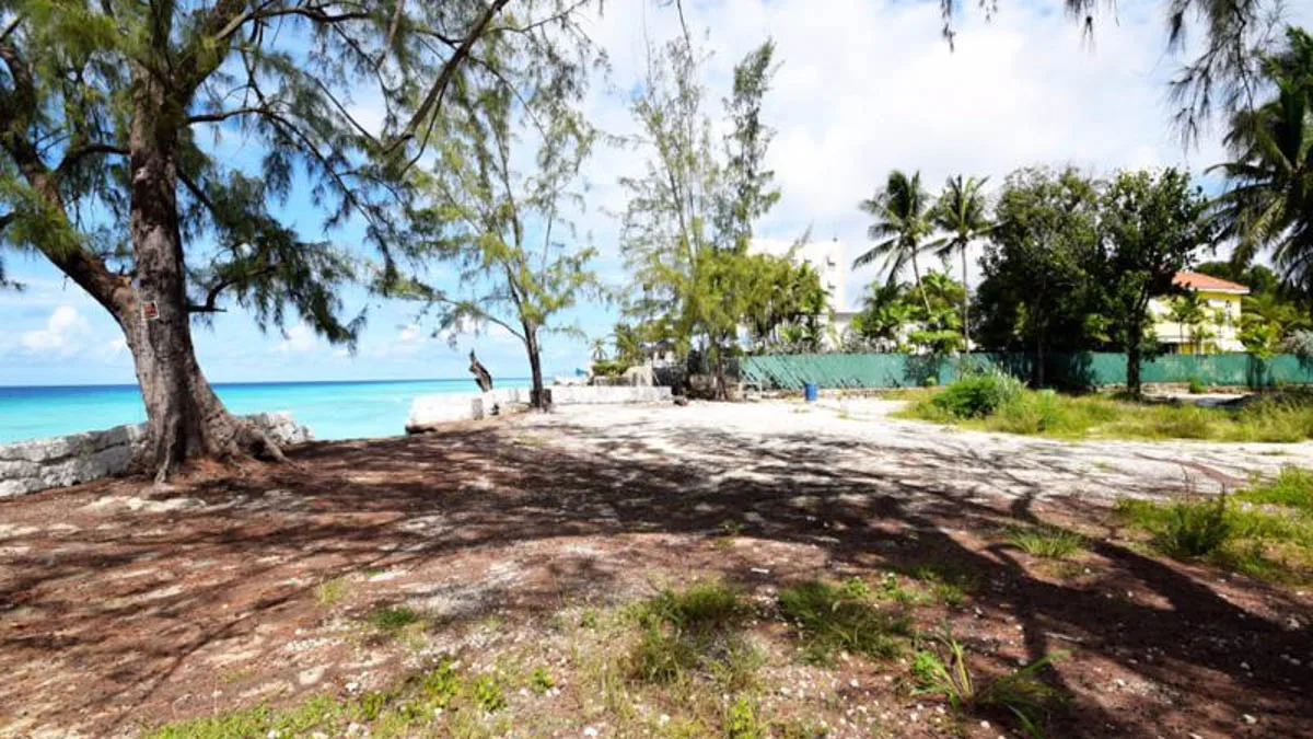 Harcliff | Prime Beachfront Lot in St Lawrence Gap, land for sale in Christ Church, Barbados - photograph 2