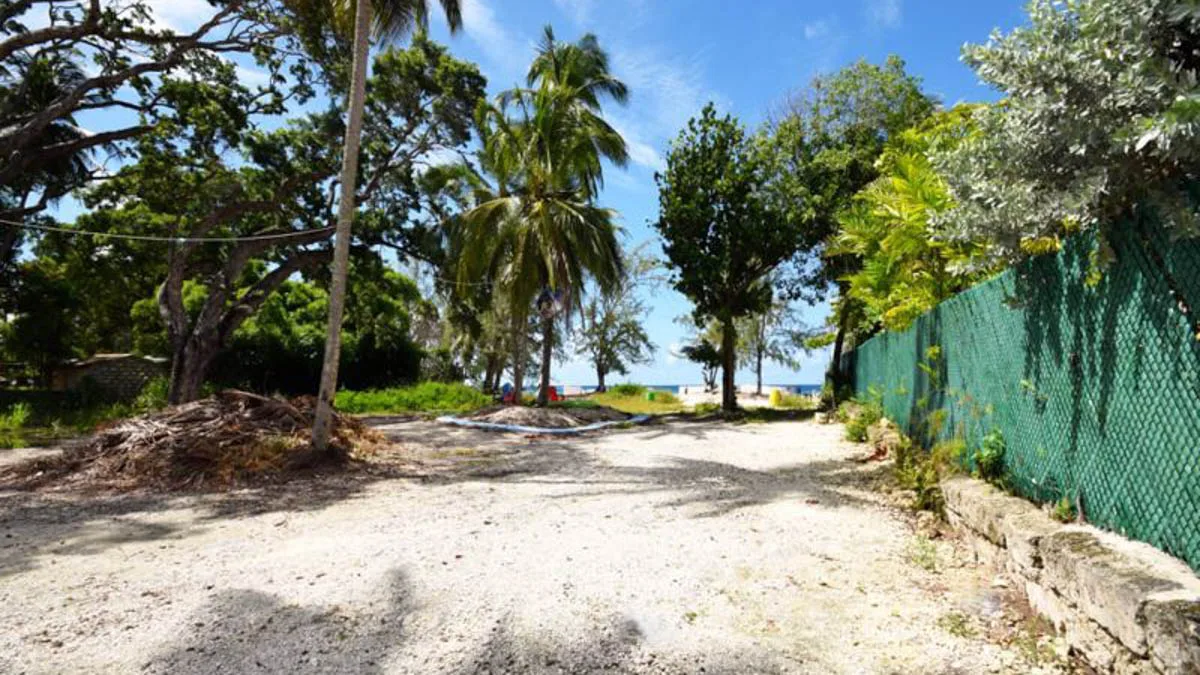 Harcliff | Prime Beachfront Lot in St Lawrence Gap, land for sale in Christ Church, Barbados - photograph 12